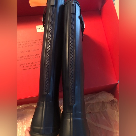 Hunter rain boots-knee height - Picture 3 of 4